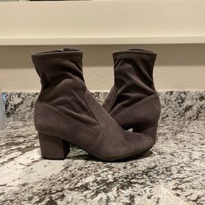 EUC Steve Madden Irven Block Heel Boot